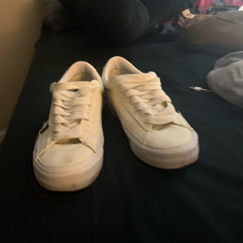 Vans - Picture 3 of 4